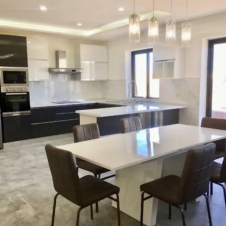 Merin Court Flat 4 Qala